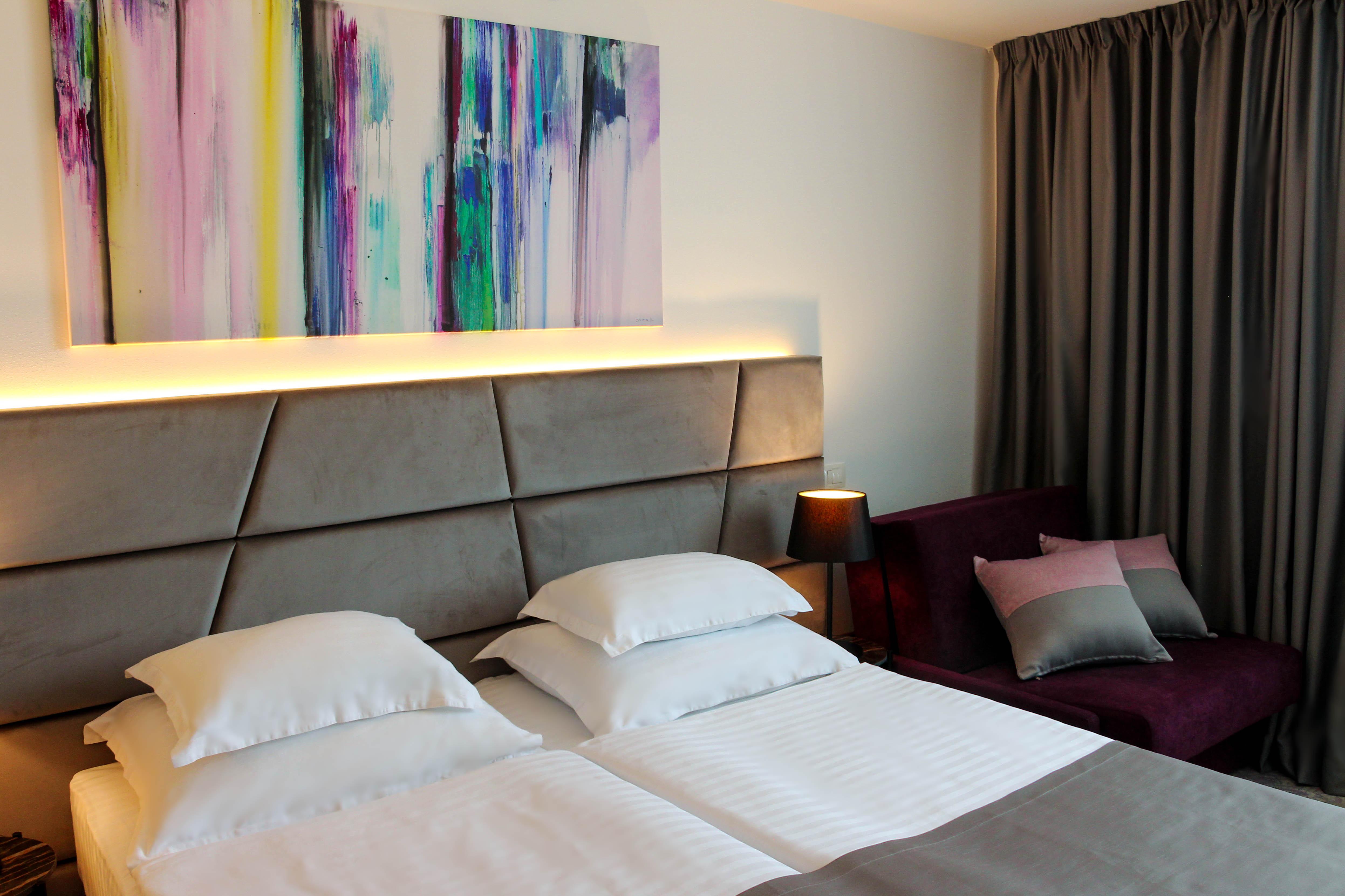 Paris 4*